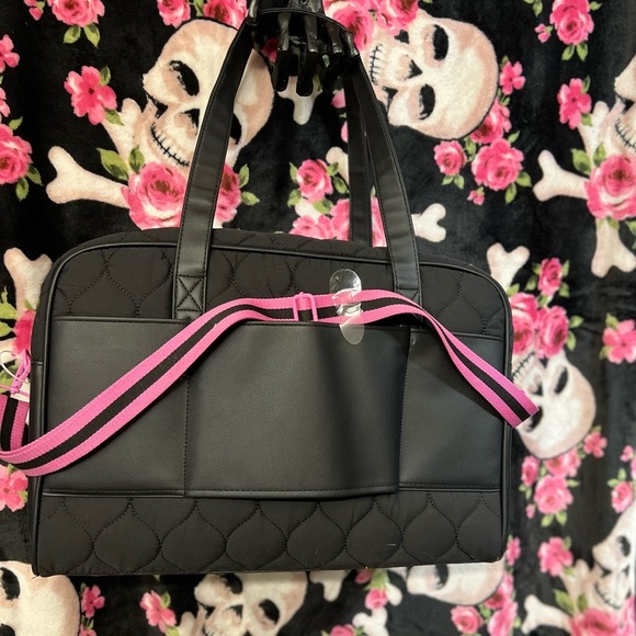 🩷🖤NWT-Betsey Johnson Luv Betsey LBKRUSH
Weekender🩷🖤 - Picture 6 of 14